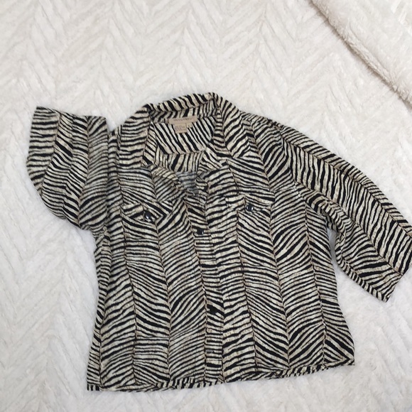 Gorgeous silk blouse by Transitions! Size L. - Picture 2 of 7